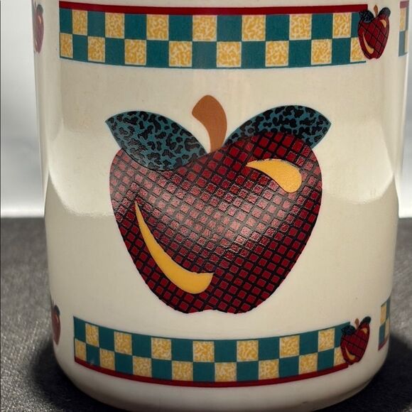 Vintage Apple Design Ceramic Mug - Picture 2 of 7